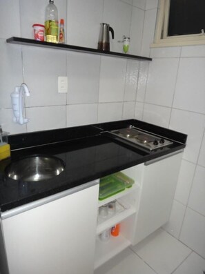 Appartement, 1 chambre, cuisine | Coin cuisine privé | Réfrigérateur, micro-ondes, plaque de cuisson, cafetière/bouilloire