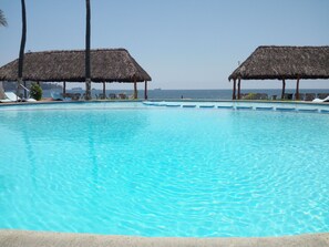 屋外プール、サンラウンジャー