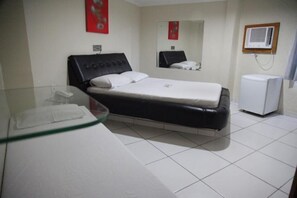 Cortinas blackout, wifi gratis y ropa de cama 