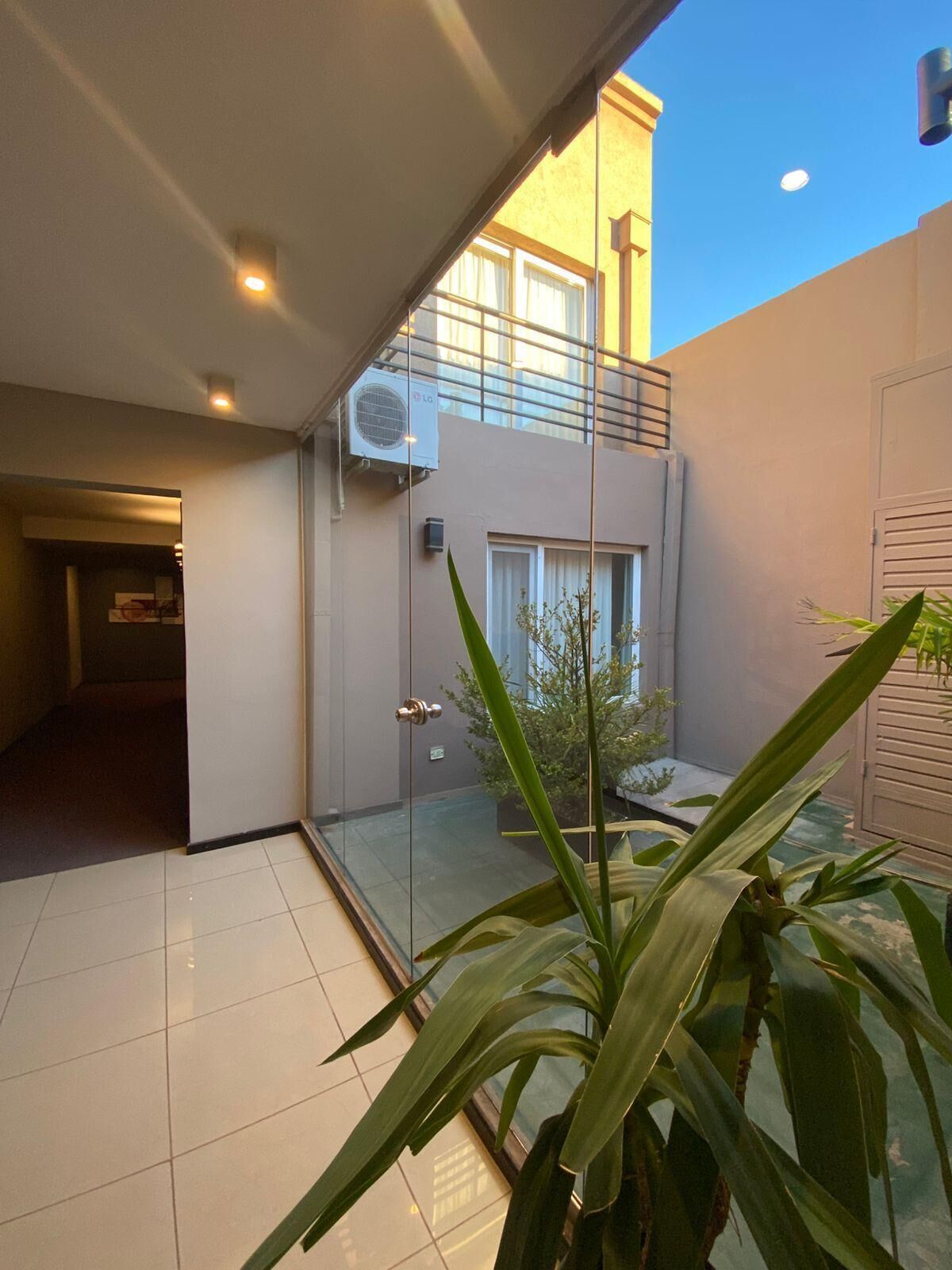 المنطقة المحيطة بالمنشأة