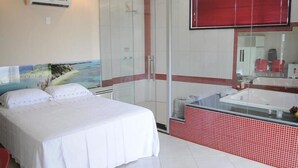 Minibar, desk, iron/ironing board (on request), WiFi (free) - Hotel Nova América (Teixeira de Freitas)