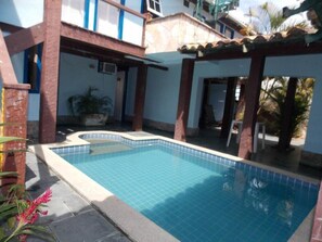 Utomhuspool