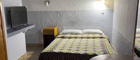 Standard Room, 1 Double Bed | Iron/ironing board, free WiFi, bed sheets