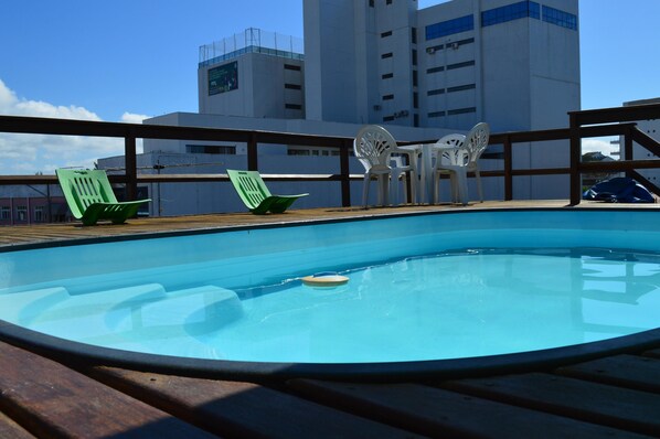 Kolam renang outdoor