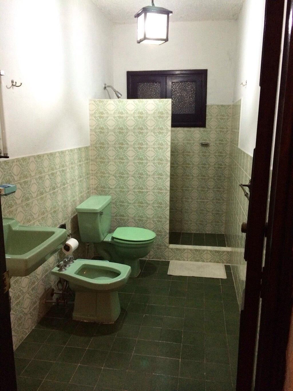 bathroom | shower, towels