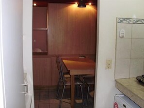 Private kitchen - Serú Apartments (Mendoza)