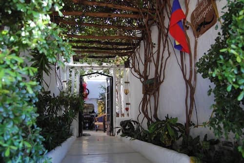 Fachada da propriedade