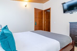 Habitación doble | Ropa de cama hipoalergénica, escritorio, wifi gratis y ropa de cama