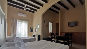 Master Suite Deluxe, Pool view | Premium bedding, pillowtop beds, desk, laptop workspace - Hotel Canarios (Cuernavaca)
