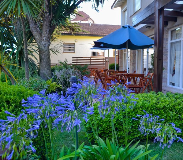 Terrace/patio - Hotel Rideamus (Villa Gesell)