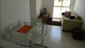Apartamento | Área de estar | TV de tela plana