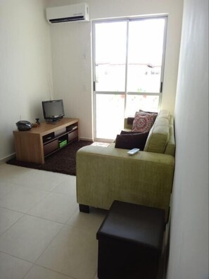 Apartment | Living area | Flat-screen TV