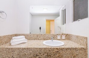Regadera, regadera tipo lluvia, amenidades de baño gratuitas 