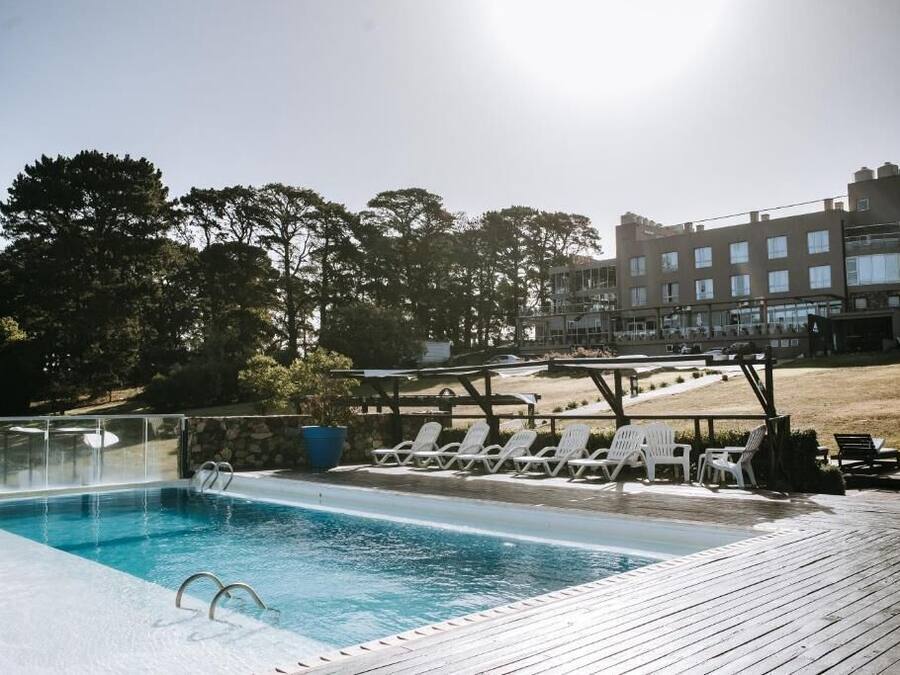 2 piscinas techadas, una piscina al aire libre de temporada