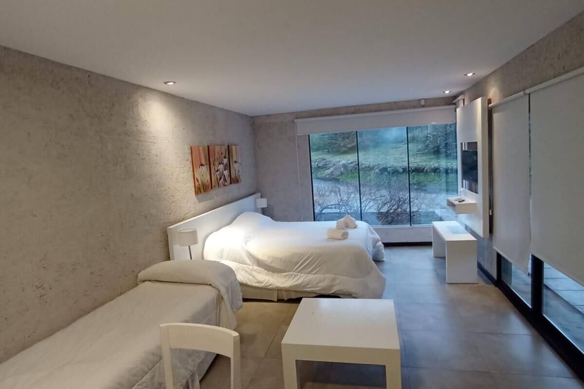 Caixa forta a l'habitació, planxa i posts de planxar i wifi gratuïta