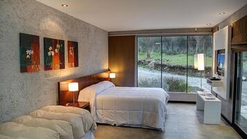 Peti besi dalam bilik, seterika/papan seterika, Wi-fi percuma