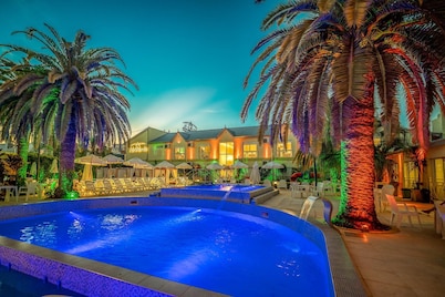 Alto Verde Suites and Apart