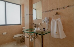 Bathroom - Casa Shalom (Puebla)