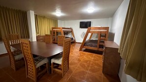 Superior Room | Premium bedding, in-room safe, desk, blackout drapes - Casa Shalom (Puebla)