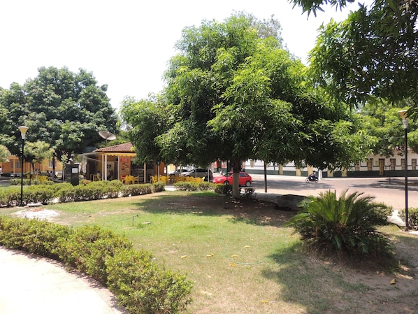 Property grounds - New Center Hotel (Carolina)