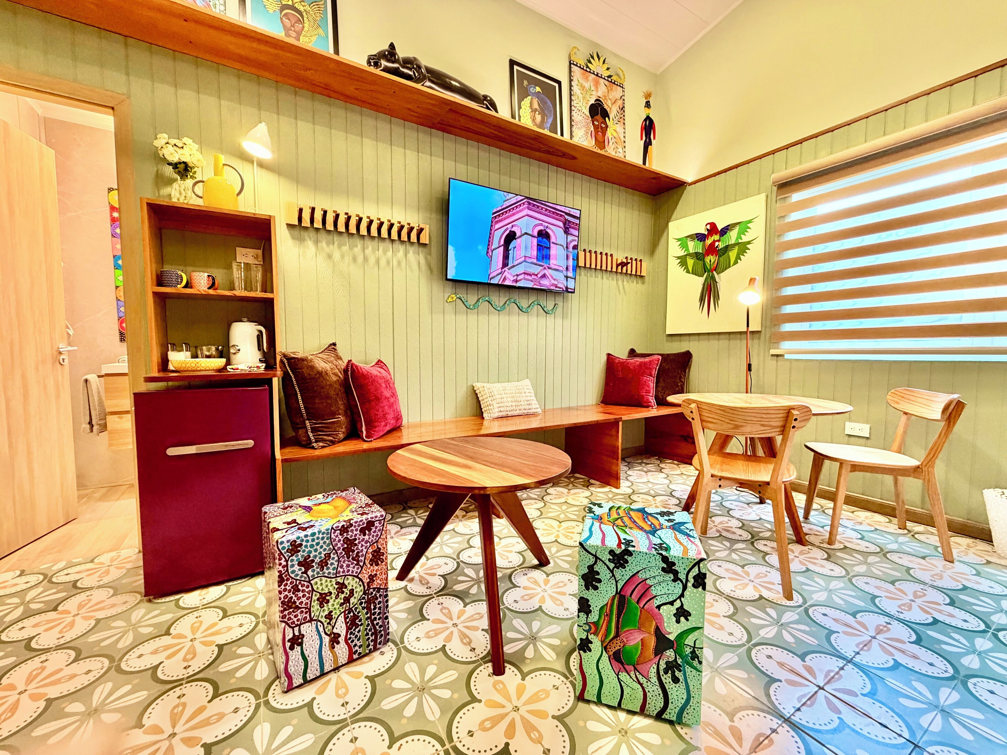 Deluxe Room | Living area