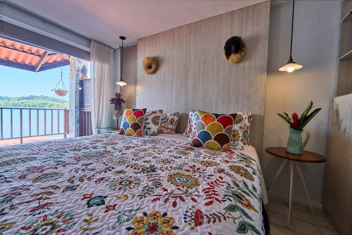 Kamer, 1 kingsize bed, balkon, uitzicht op baai (Casa Congo) | Beddengoed