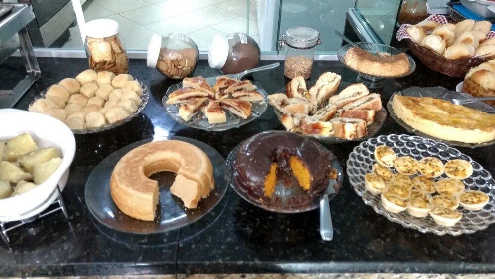 Hotel Piramide by null