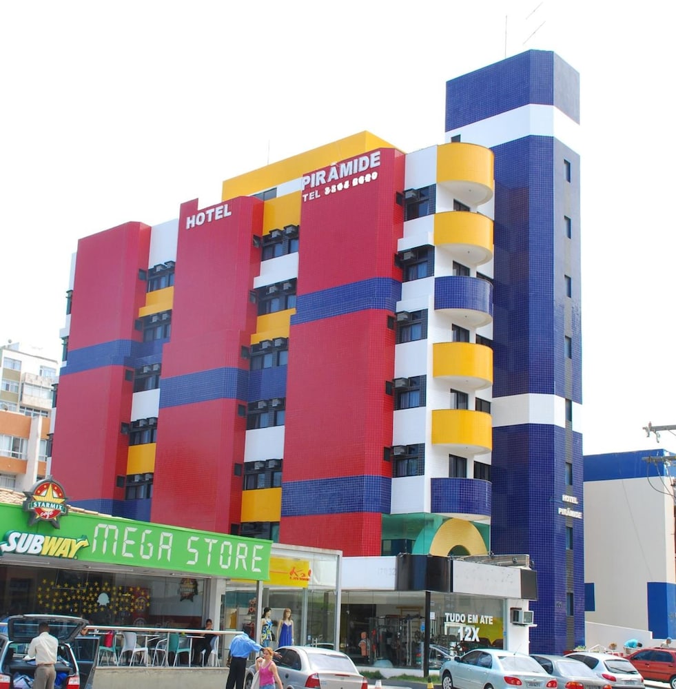 Hotel Piramide by null