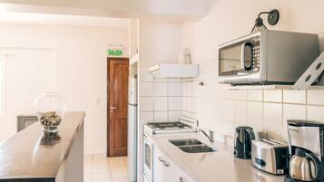 Apartment, Mountain View | Private kitchen | Full-sized fridge, microwave, oven, stovetop
