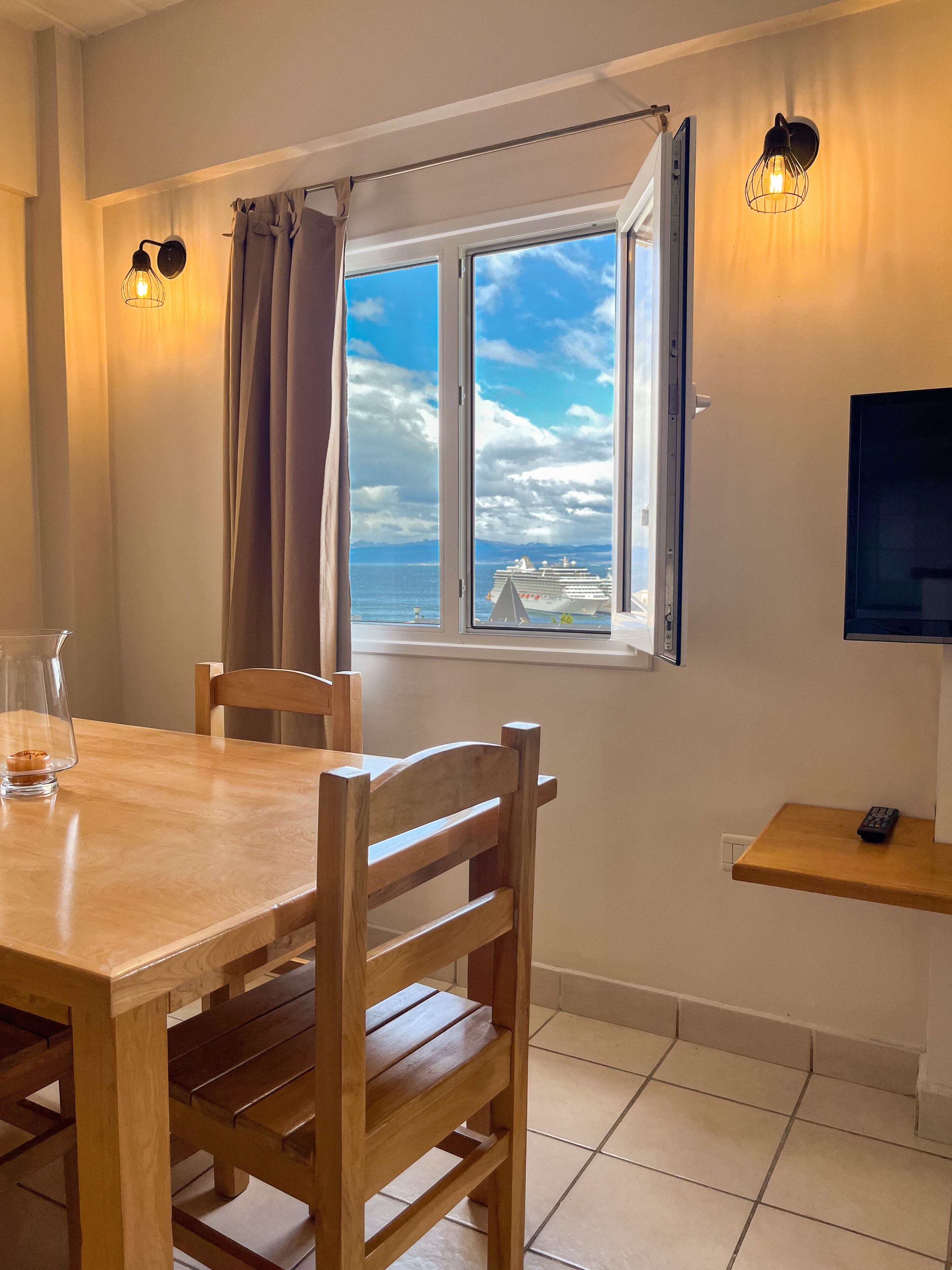 Apartment, Mountain View | Living area | 32-cm LCD TV with satellite channels, TV, pay films