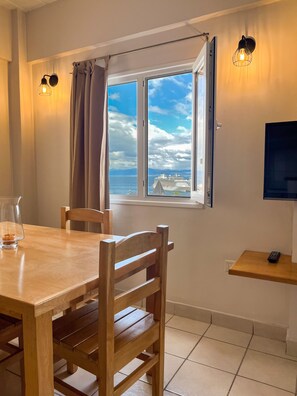 公寓, 山景 | 起居區 | 32-公分 LCD 液晶電視、衛星頻道、電視、付費電影