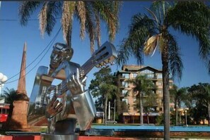 Exterior - Edificio Nicolás y Marcelo Siry (Posadas)