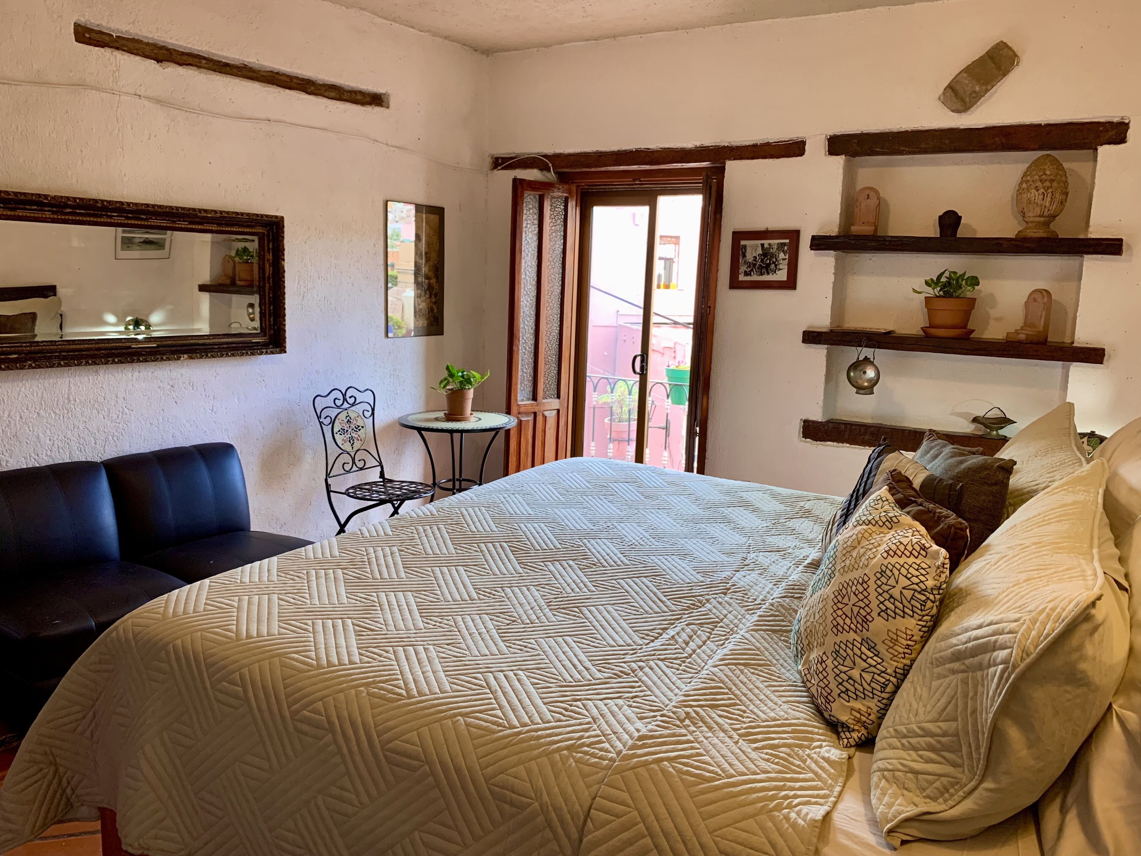 double room | desk, free wifi, bed sheets