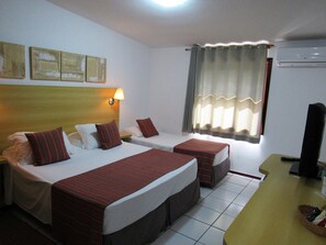 Standardzimmer | Minibar, Zimmersafe, Schreibtisch, kostenlose Babybetten