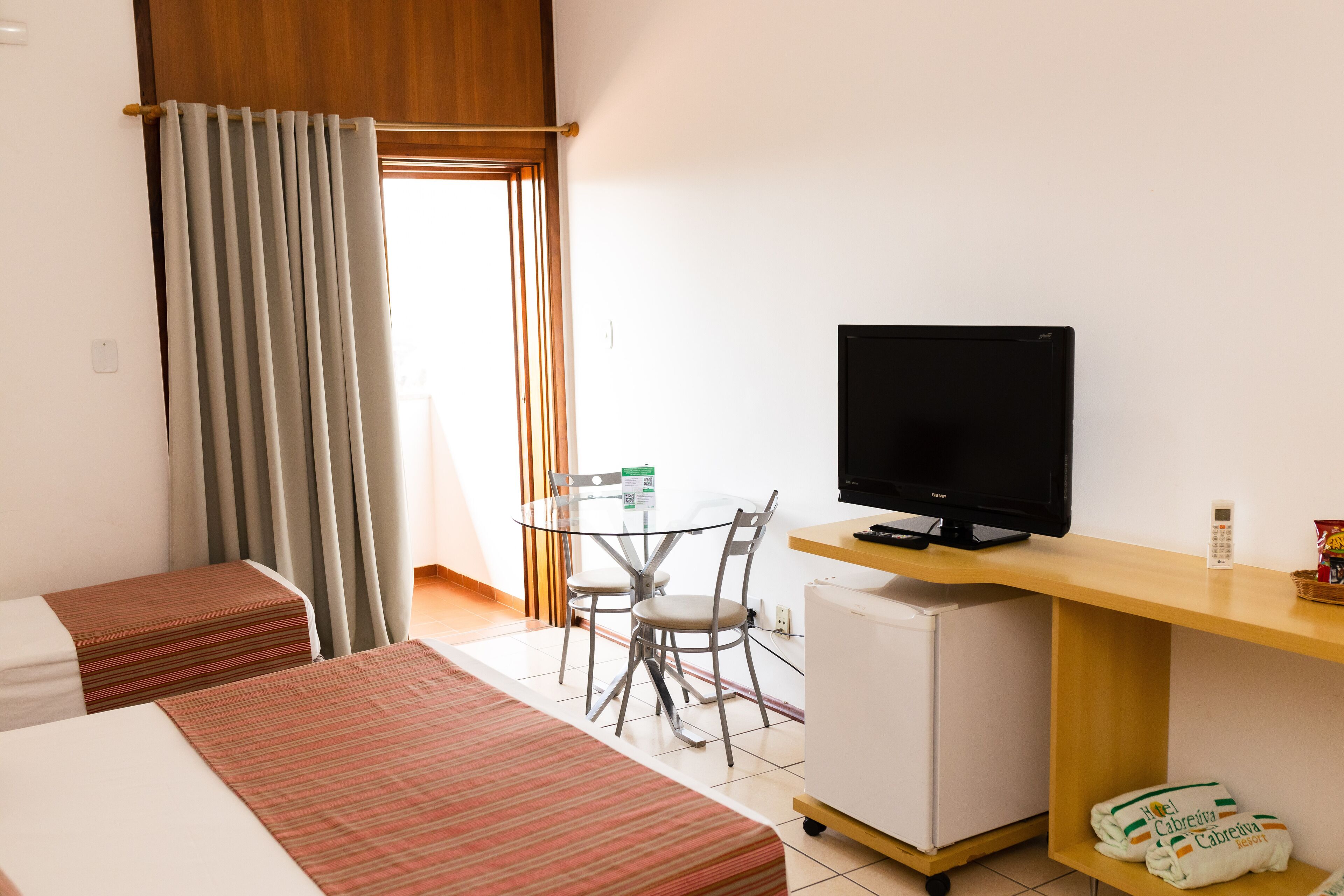 luxury room | minibar, in-room safe, desk, free cots/infant beds