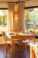 包含每日自助早餐