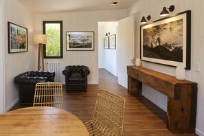 Premium Double or Twin Room | Living area - Hostería El Puma (El Chalten)