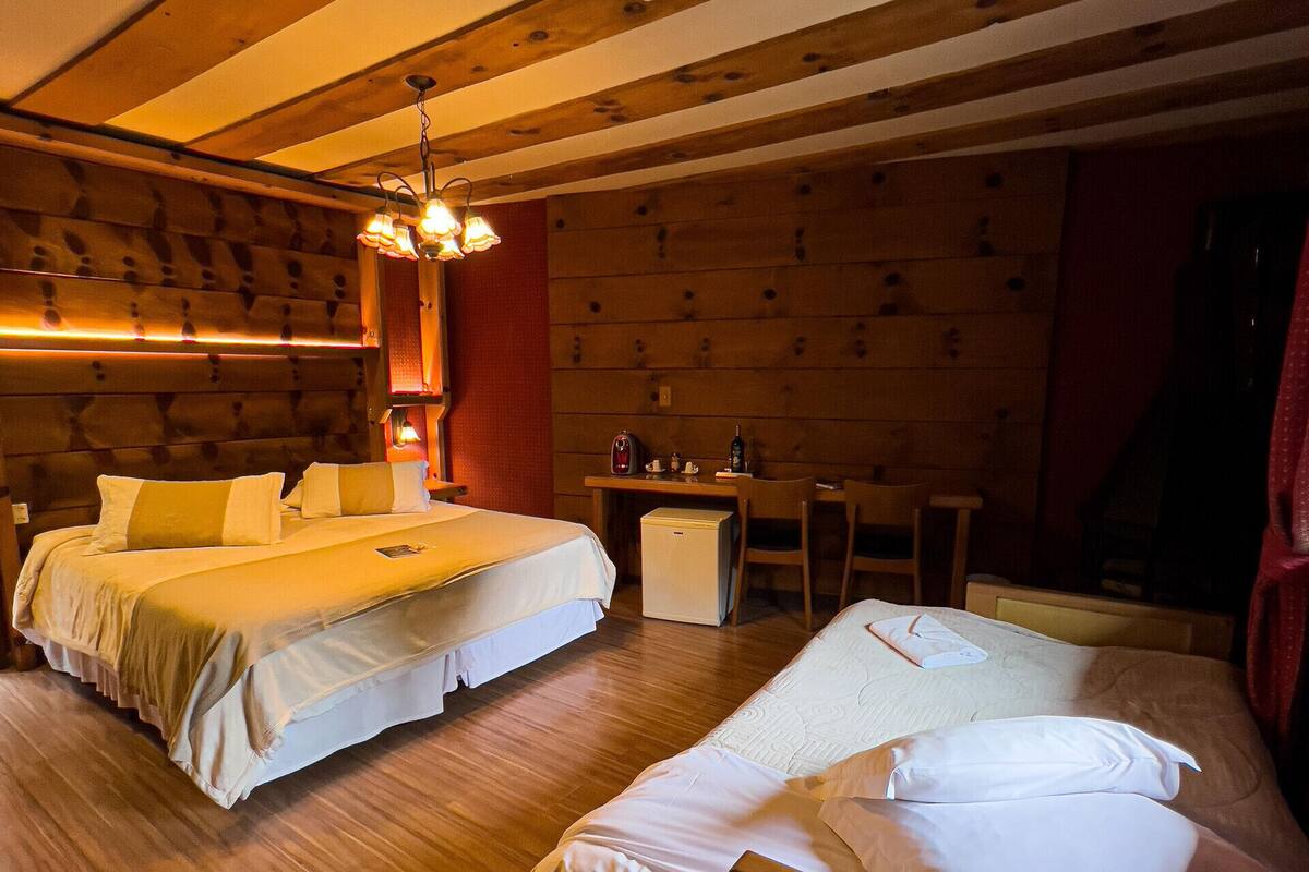Minibar, soundproofing, free WiFi, bed sheets