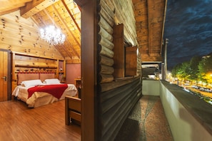 SLXT - Super Luxo Triplo com Sacada - Giardino di Pietra Hotel (Gramado)
