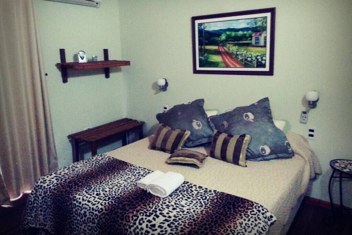 2 bedrooms, premium bedding, down duvets, memory-foam beds