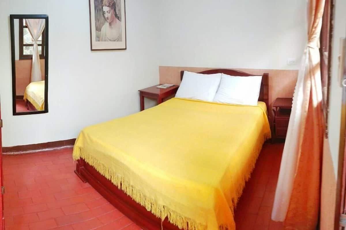 Desk, WiFi (free), bed sheets