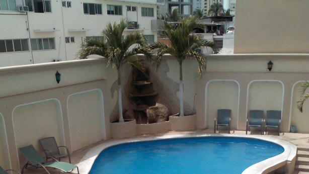 Outdoor pool - Hotel Doria Il (Acapulco)