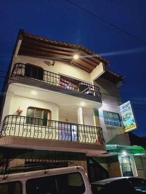 Fachada del alojamiento
