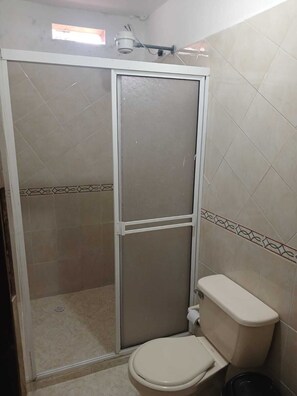 淋浴设施、毛巾、肥皂