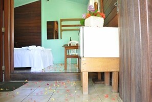 Traditional Double or Twin Room | Minibar, individually decorated, desk, laptop workspace