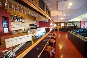 Bar (en la propiedad)