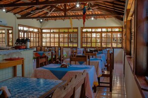 Desayuno bufé gratuito y diario