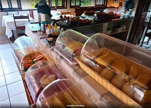 Petit déjeuner buffet compris tous les jours