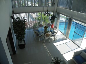 Dining | Breakfast and lunch served, local cuisine - Suites Las Palmas (Manzanillo)