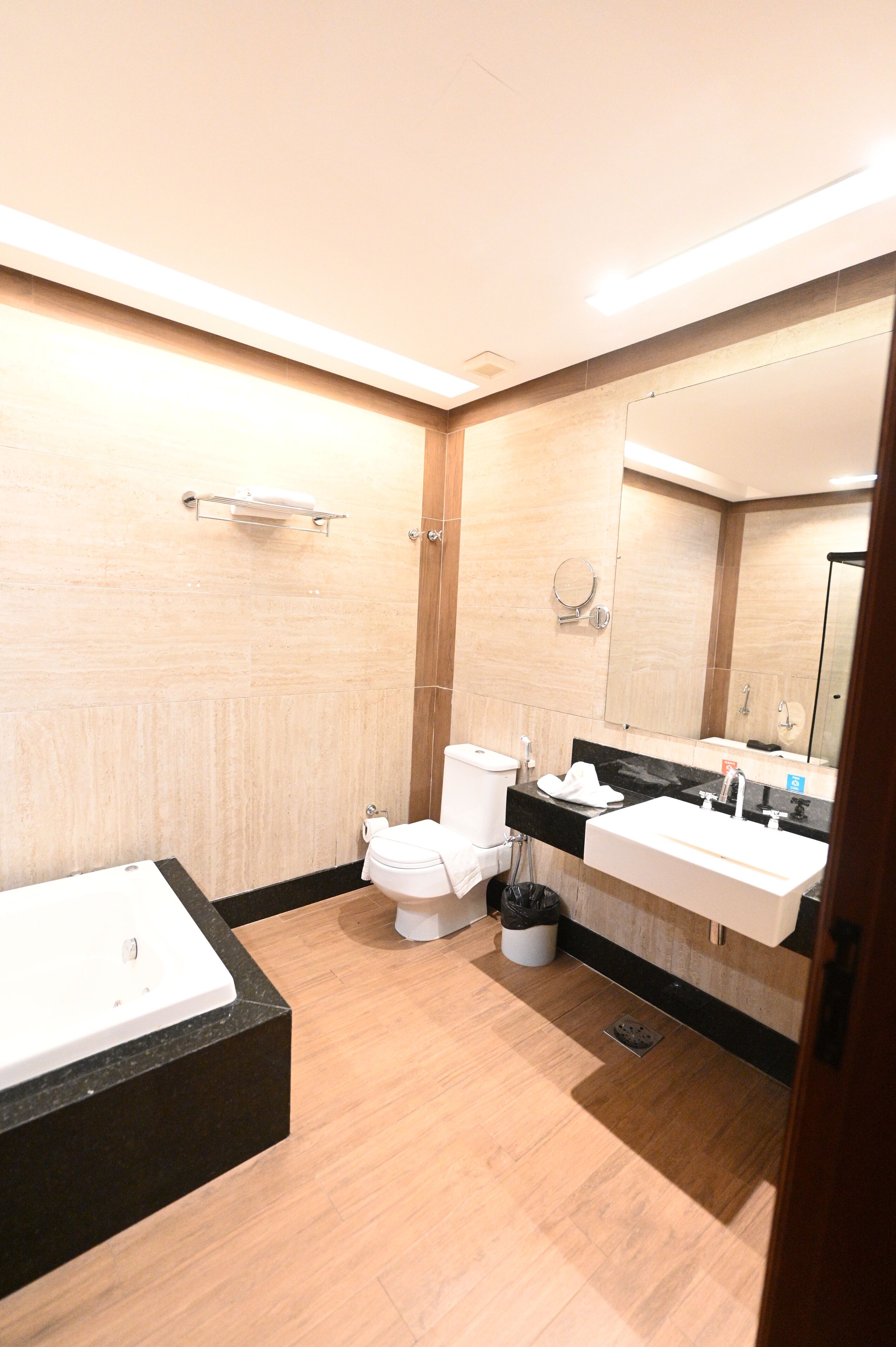 suite presidencial com banheira | bathroom | free toiletries, towels